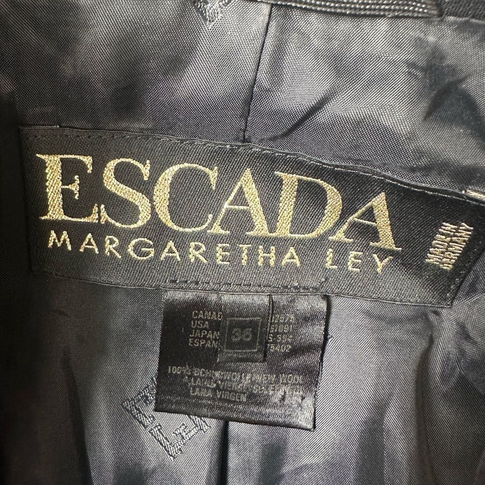 Vintage Escada Black Wool Blazer - Picture 7 of 16